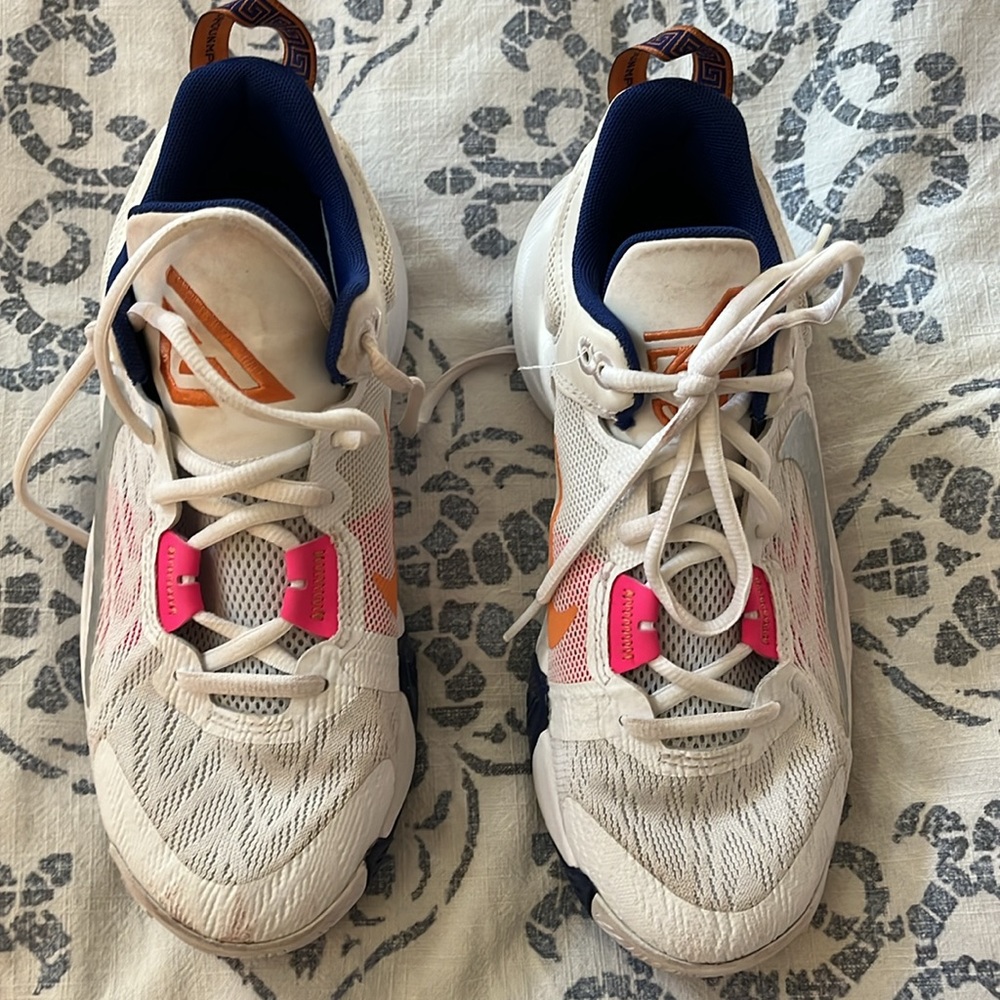 GIRLS, NIKE, NWOT COURT SNEAKERS, SIZE 5
